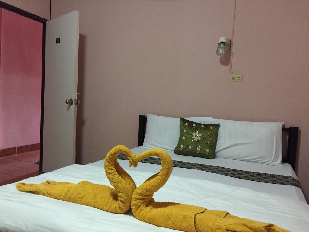 Marina Ao Nang Guesthouse Exterior photo