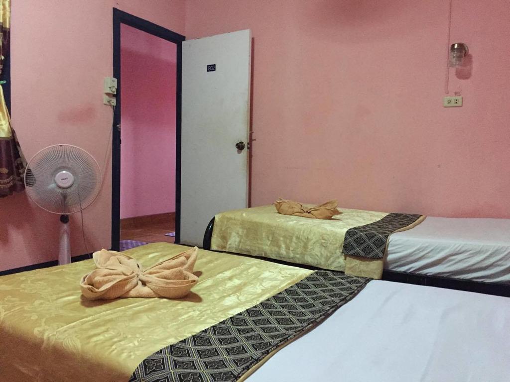 Marina Ao Nang Guesthouse Exterior photo
